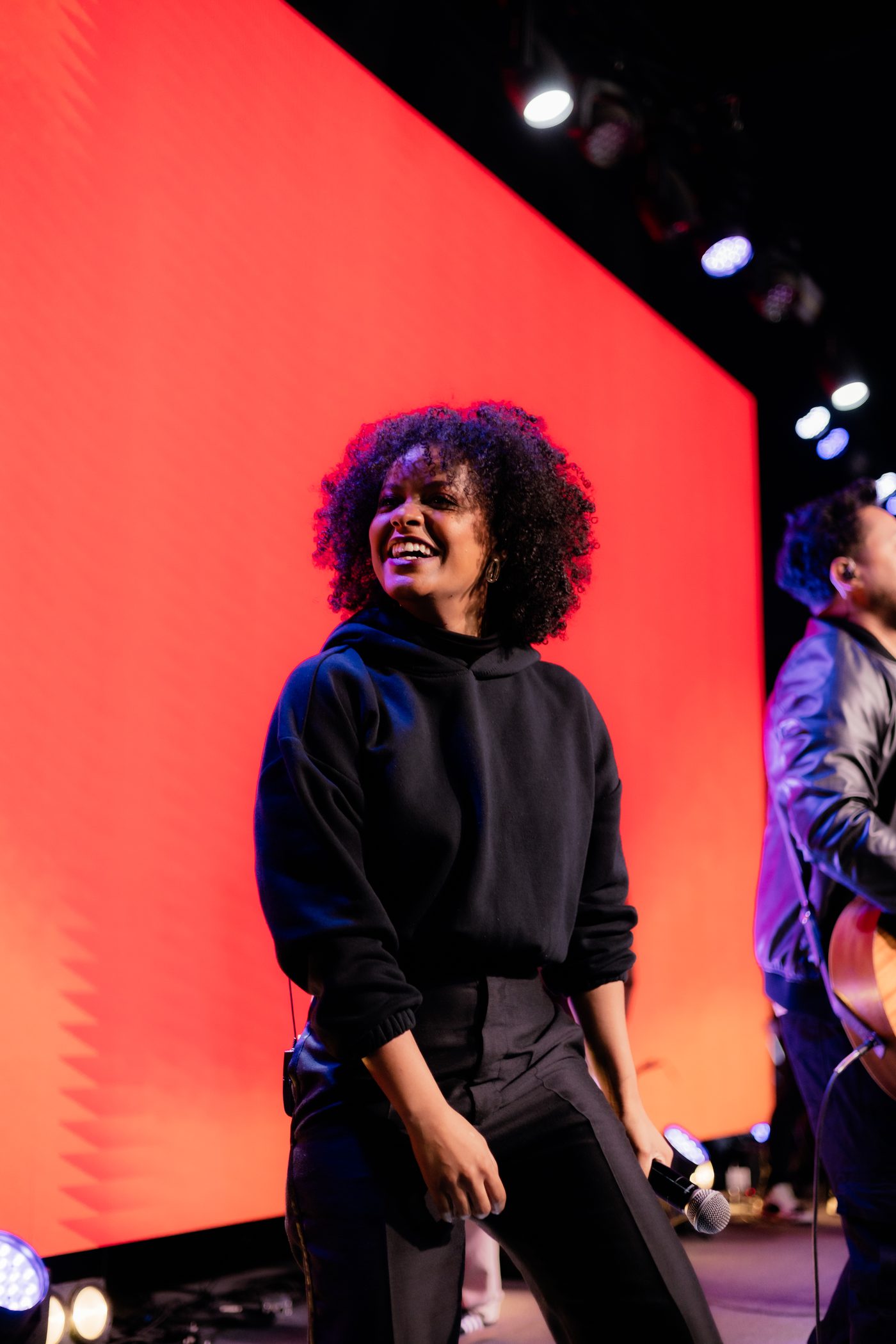 Priscila Martins no palco